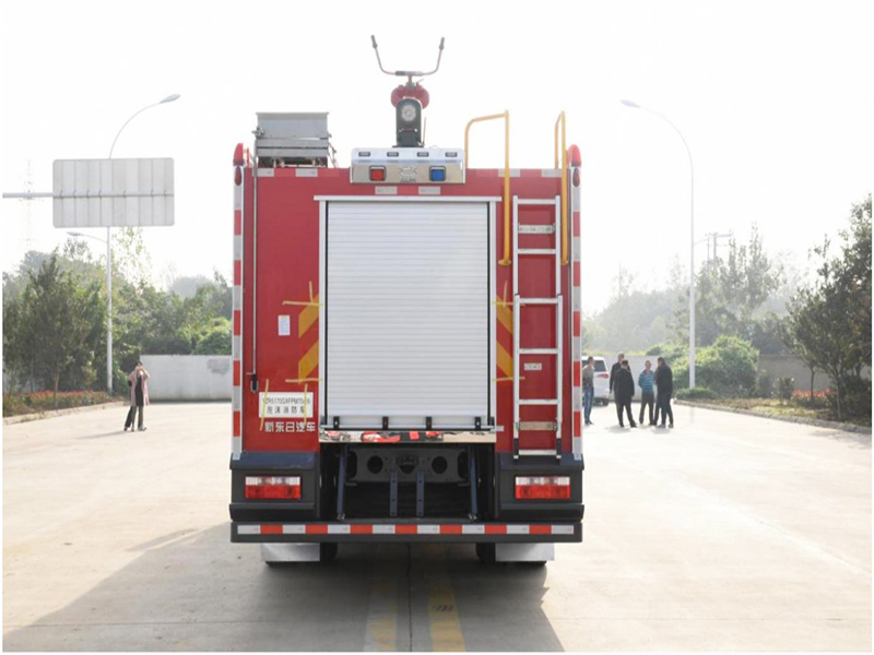 國(guó)六7噸東風(fēng)D9泡沫消防車(chē)